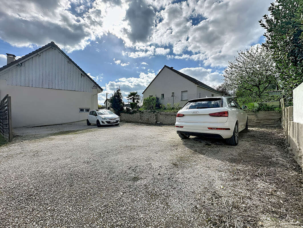 Maison à PONCEY-LES-ATHEE