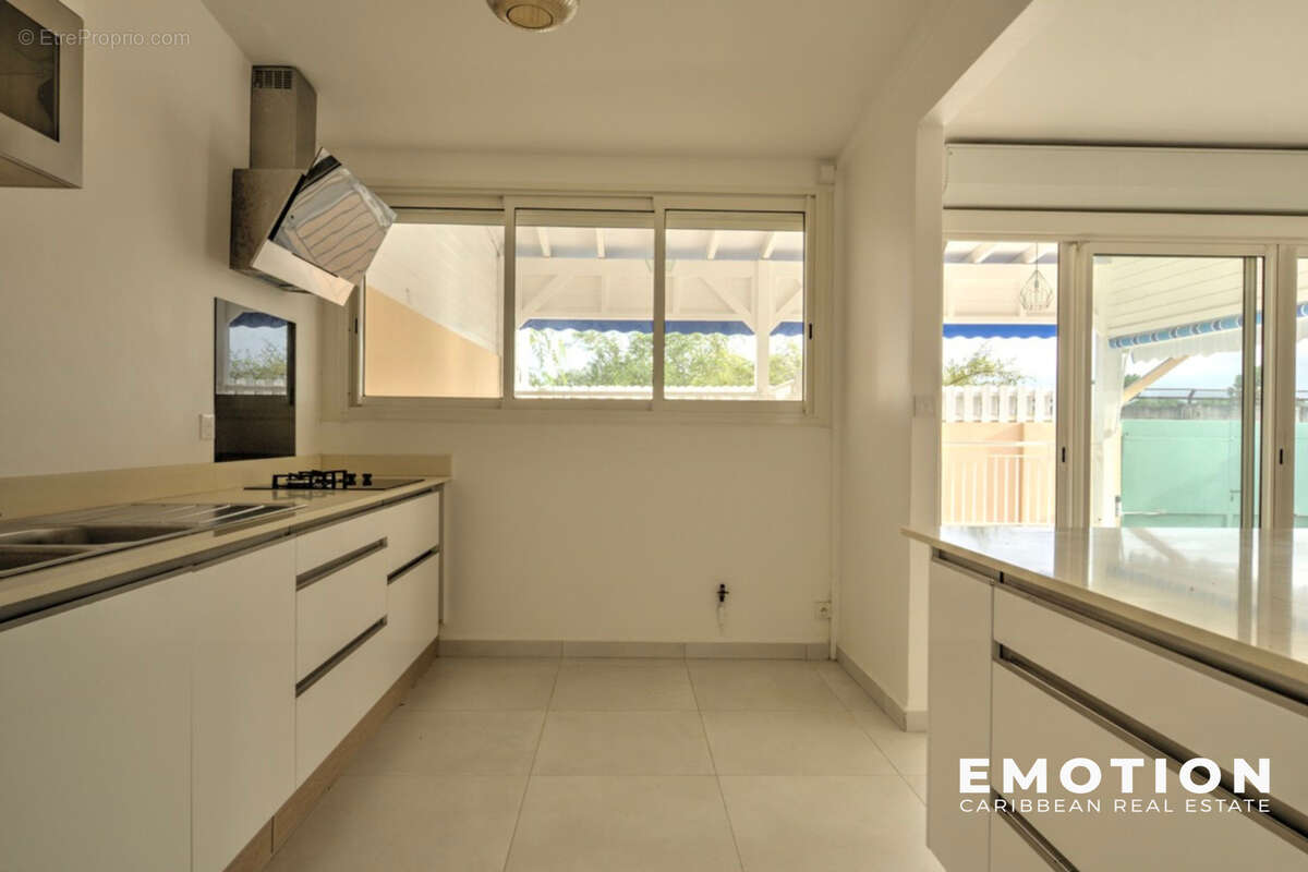 Maison à PETIT-BOURG