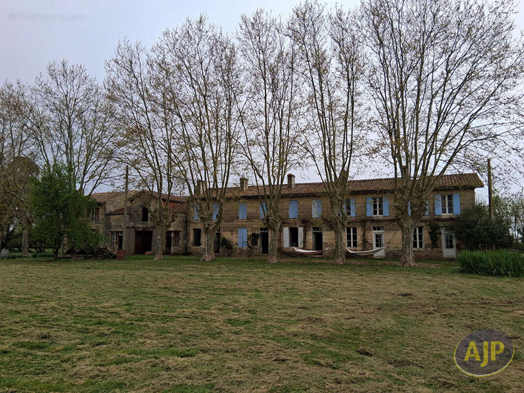Appartement à PAUILLAC
