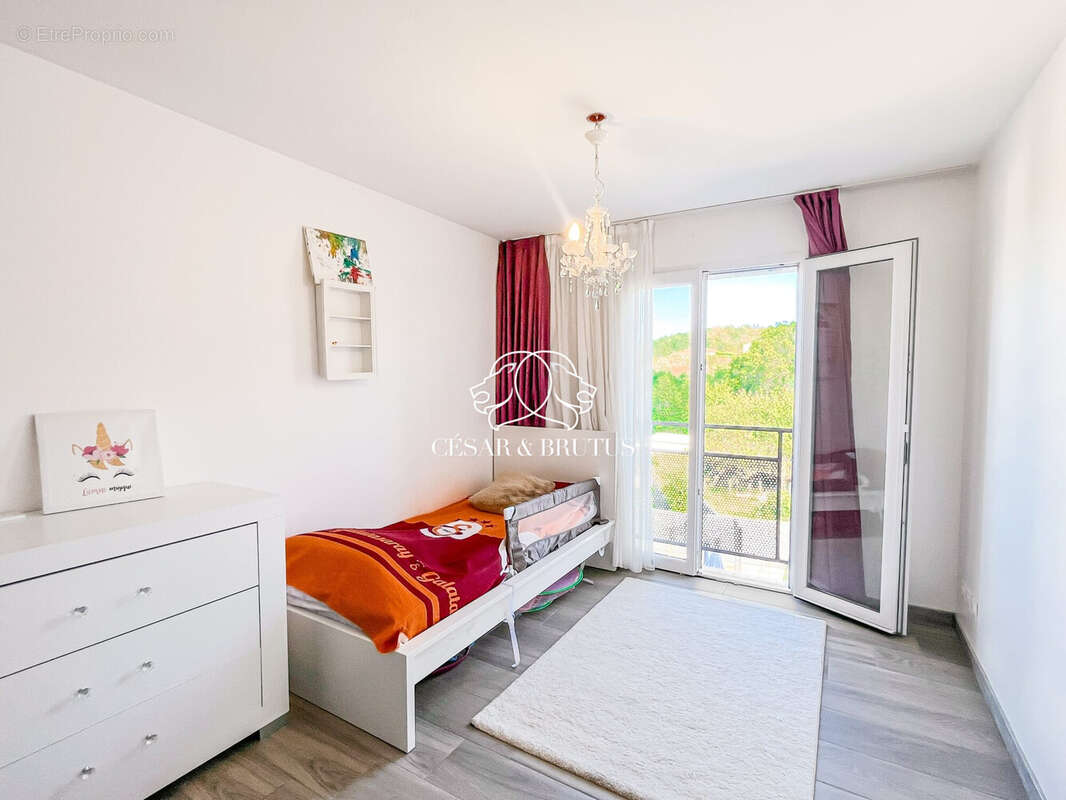 Maison 115 m² à Villefontaine  - photo 7