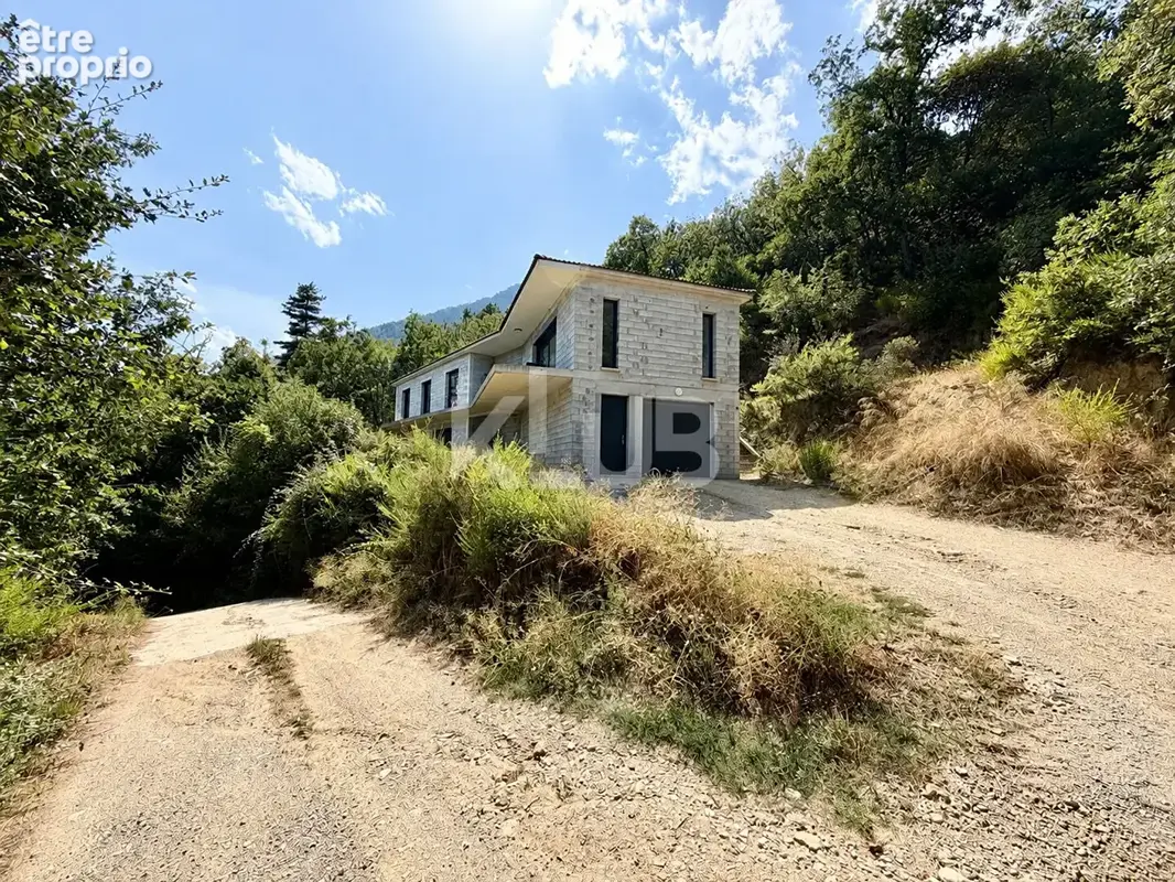 Villa récente 135 m² + garage 132 m²  Terrain 2290 m²   Venaco - photo 4
