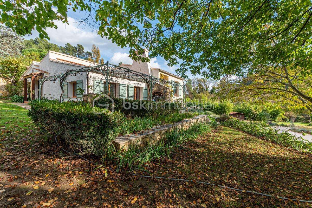 Maison à MEOUNES-LES-MONTRIEUX