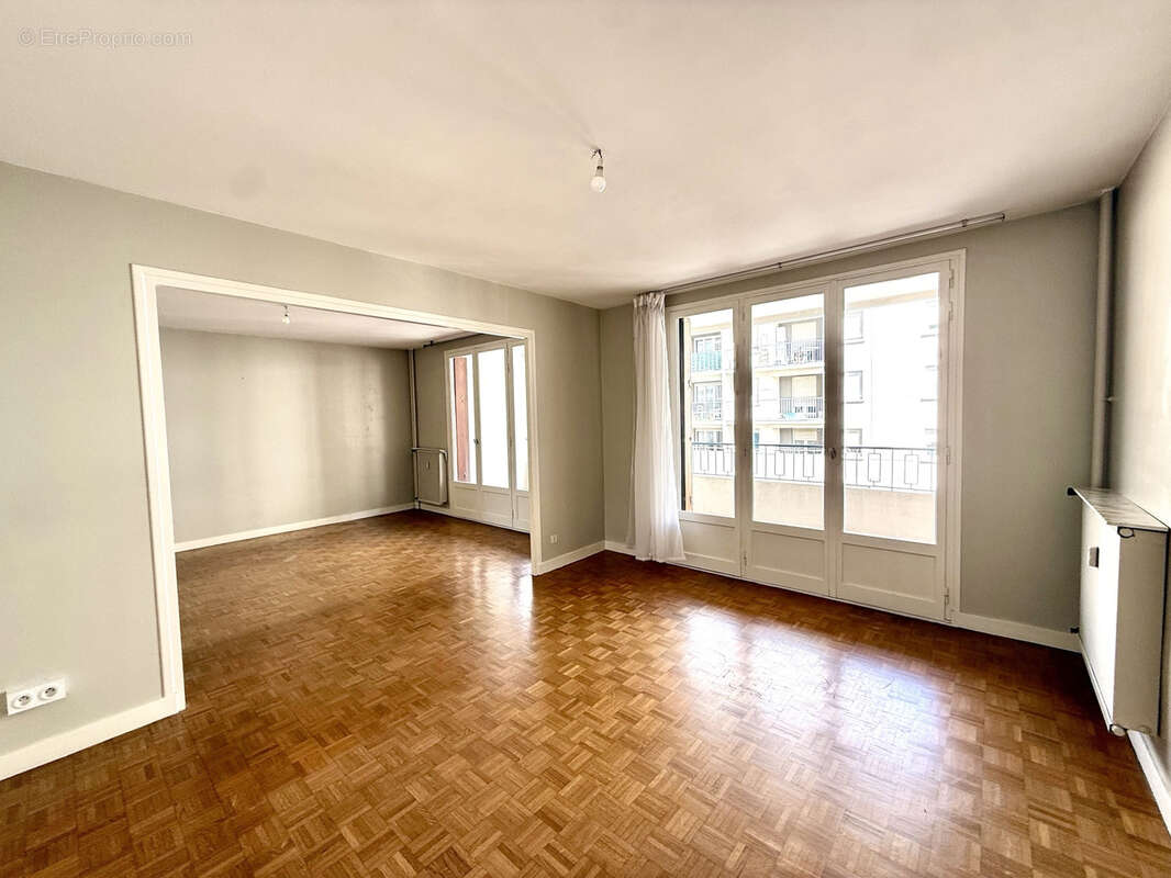Appartement à ROMANS-SUR-ISERE