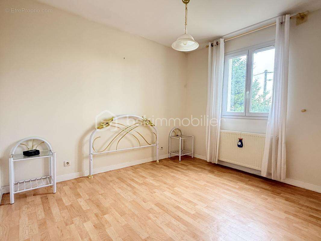 Maison familiale chaleureuse située dans un secteur tranquille, à deux pas des commodités - photo 13