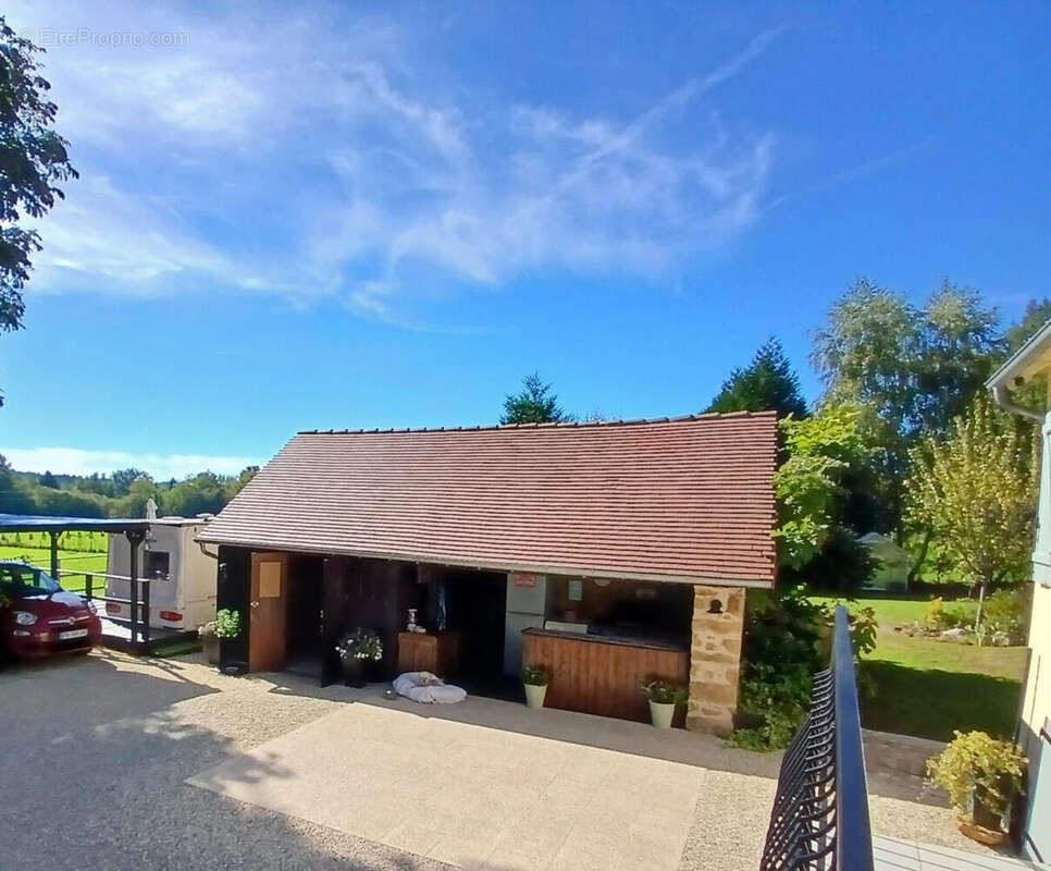 20251007_144605 - Maison à SAINT-PRIEST-LES-FOUGERES