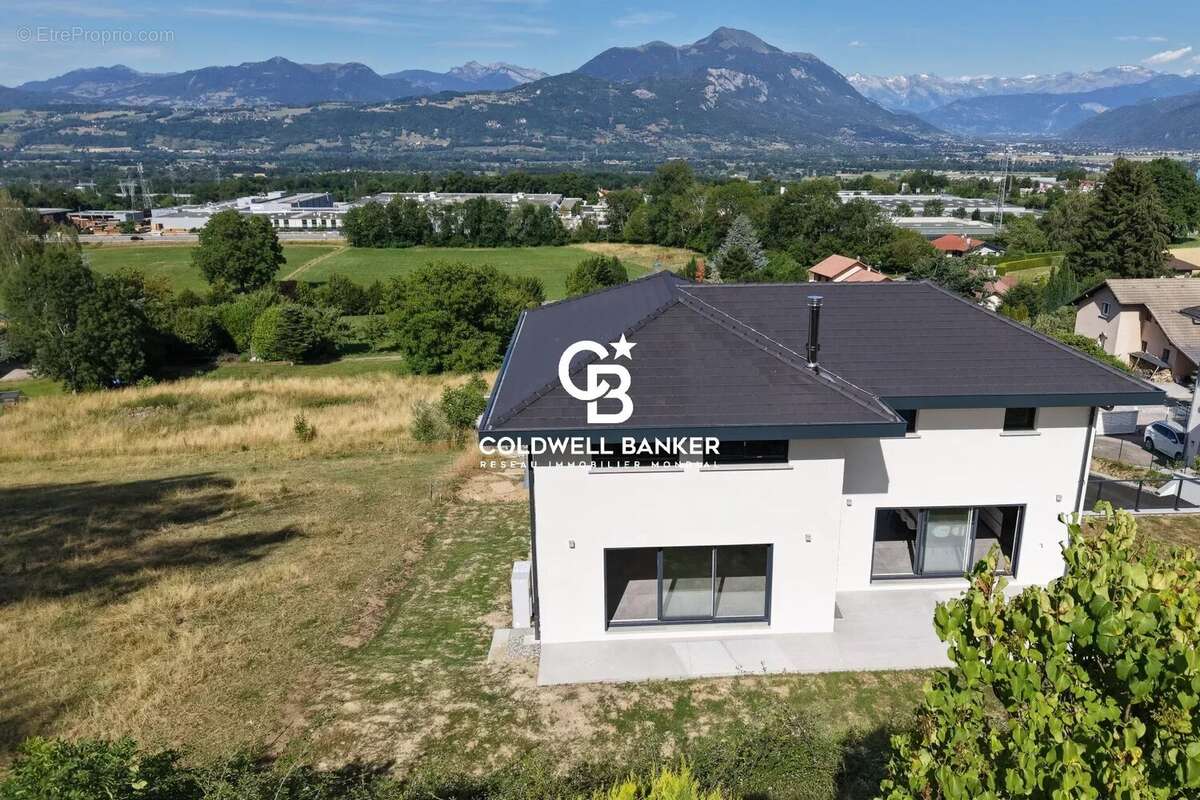 Maison neuve avec vue à vendre à Etaux 74800 - photo 2