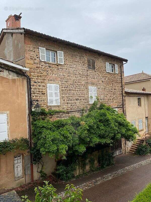 Maison à SALLES-ARBUISSONNAS-EN-BEAUJOLAIS