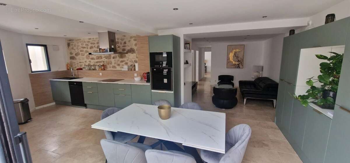 Appartement à VERNEGUES