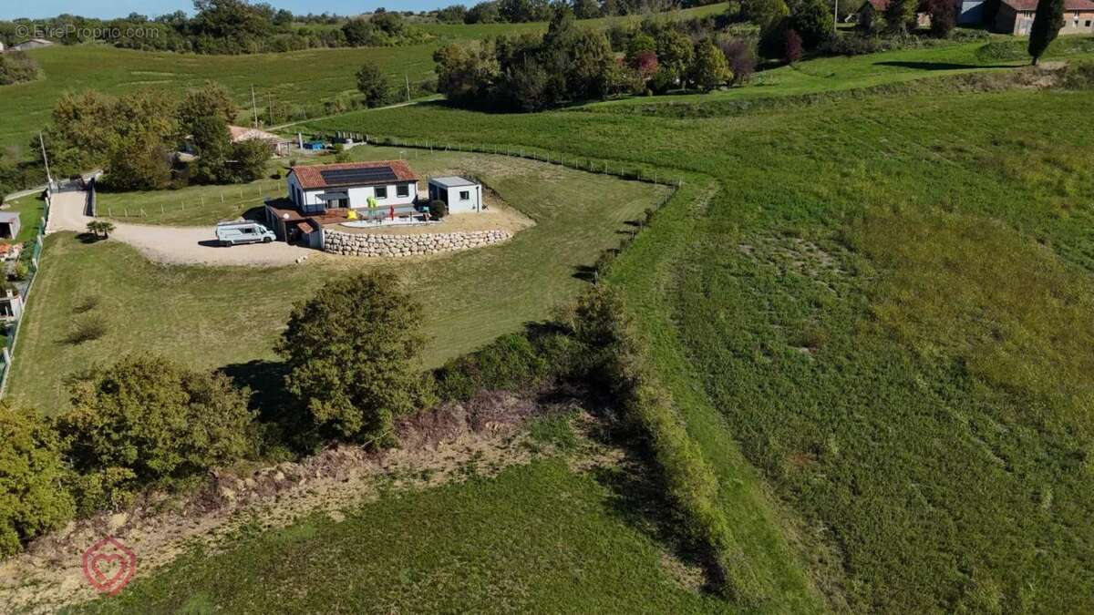 Maison à LEZAT-SUR-LEZE