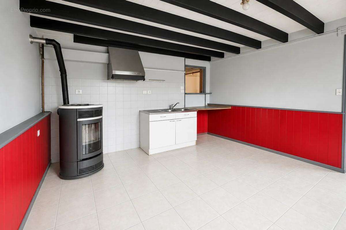 Spacieuse maison 8 pièces à Vollore-Ville - photo 2