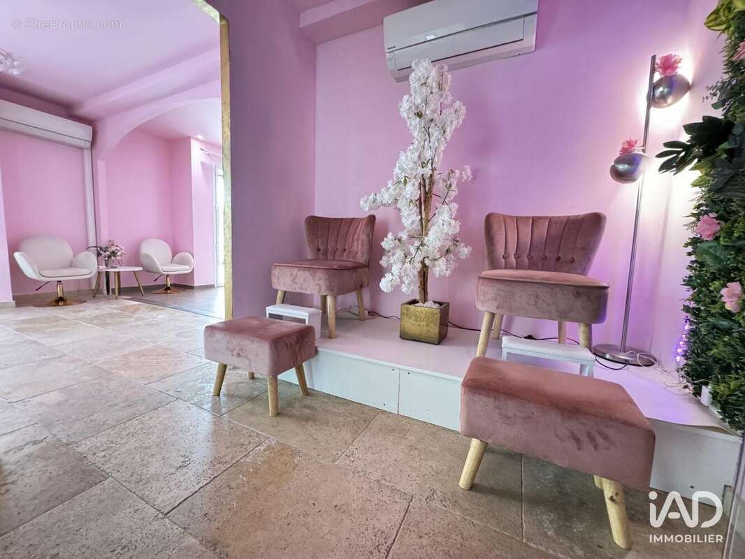 Photo 3 - Commerce à SAINT-MARTIN-DE-CRAU