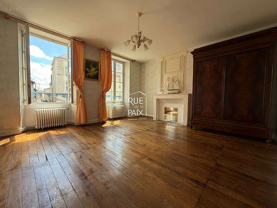 Propriété de caractère - Saint-Maixent-l'École  - 8 chambres - 309m² - photo 10