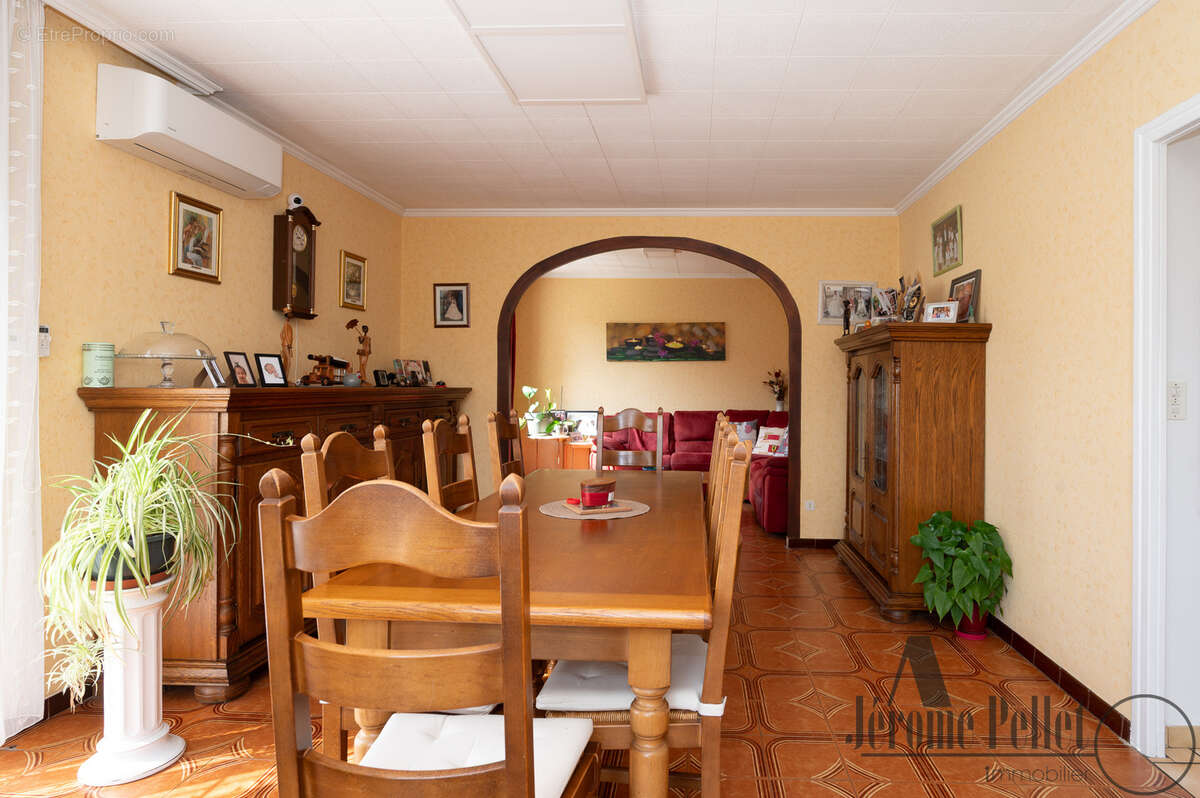 Appartement à TERNAY