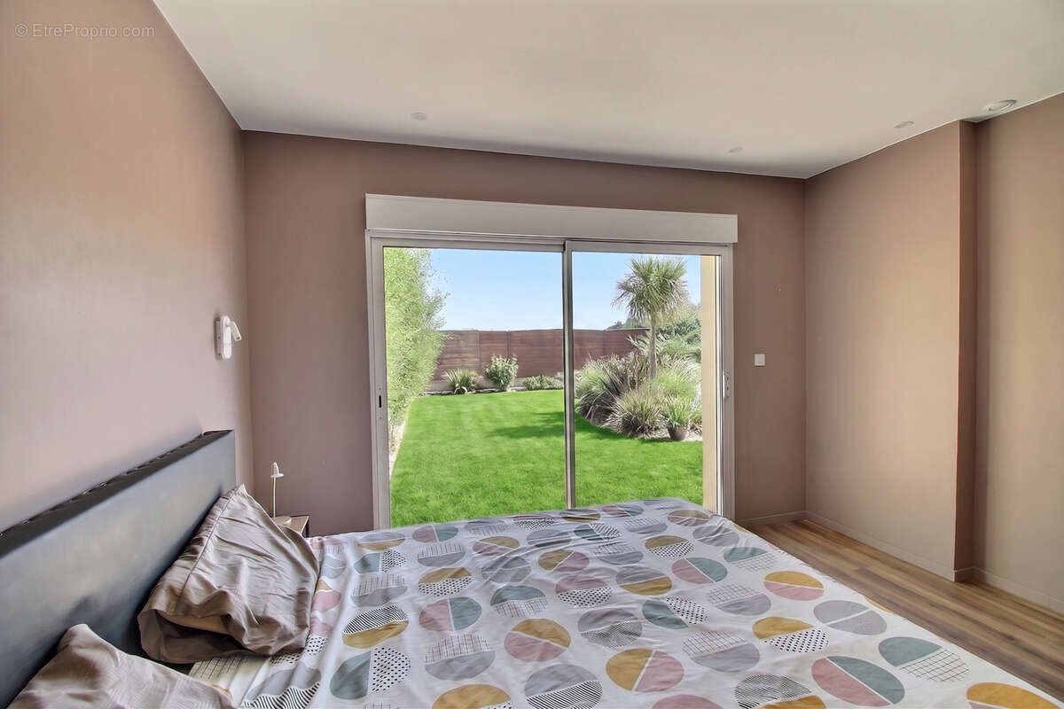 A vendre - chaumes en retz - maison de plain pied contemporaine - 115 m2 environ - 5 pièces - jardin - photo 12