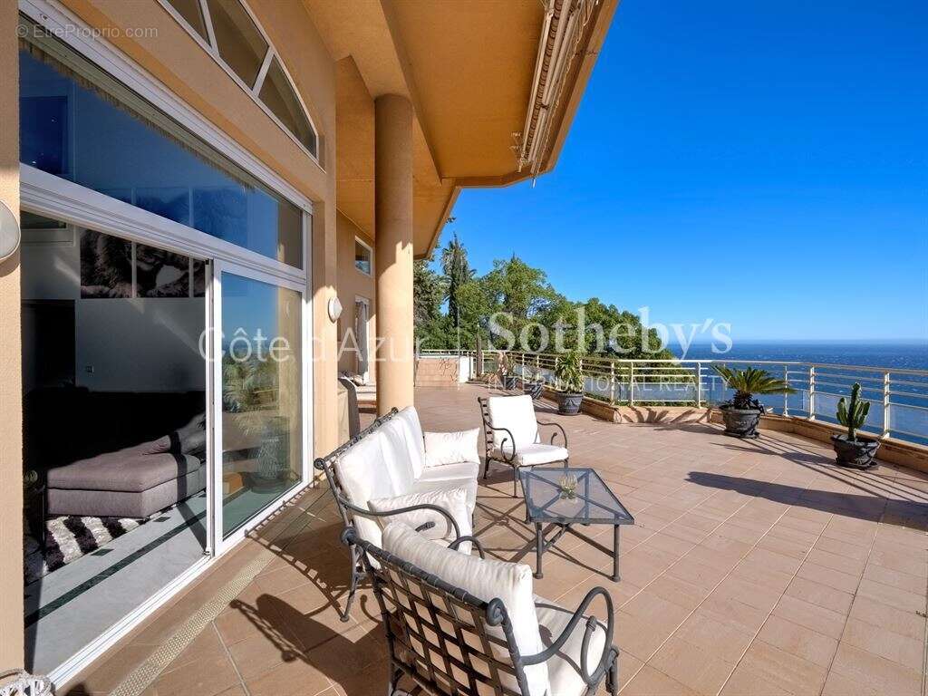 Appartement à BEAUSOLEIL