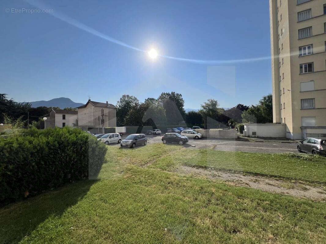 Appartement à FONTAINE