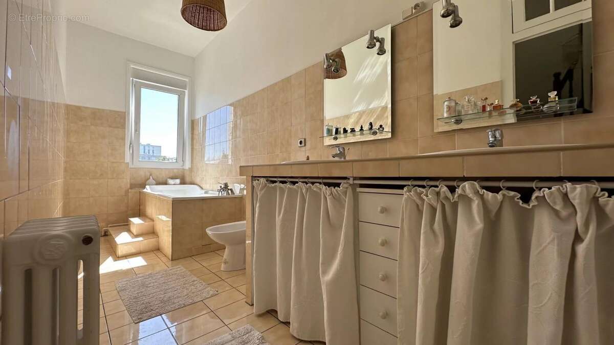 Maison à LA ROCHELLE