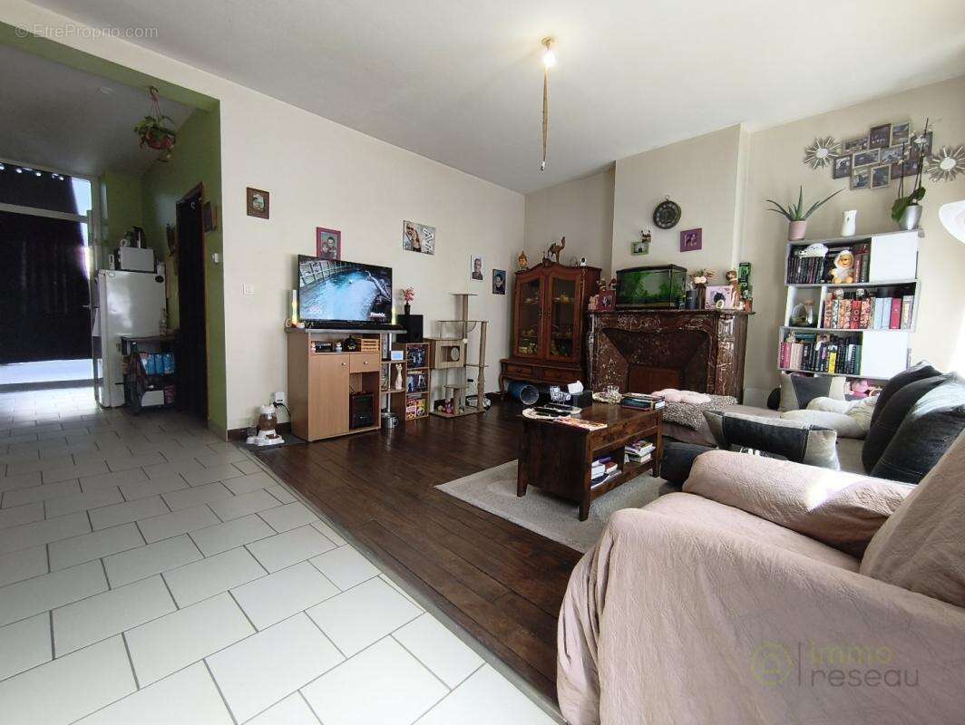 Appartement 257 m² à Avesnes-Sur-Helpe  - photo 2