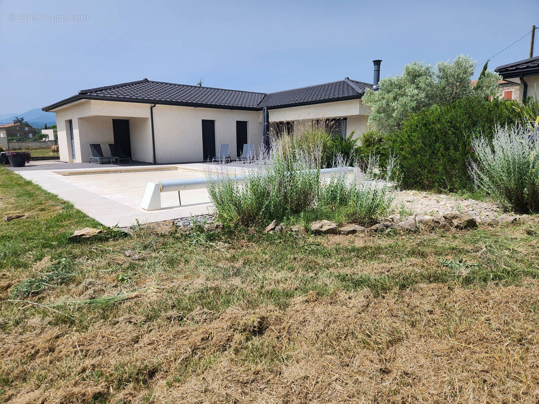 Maison à VINEZAC