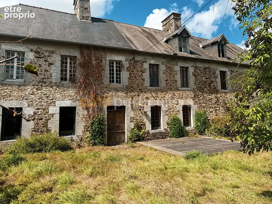 Maison en pierre de caractère avec 5 000m2 de terrain - photo 2