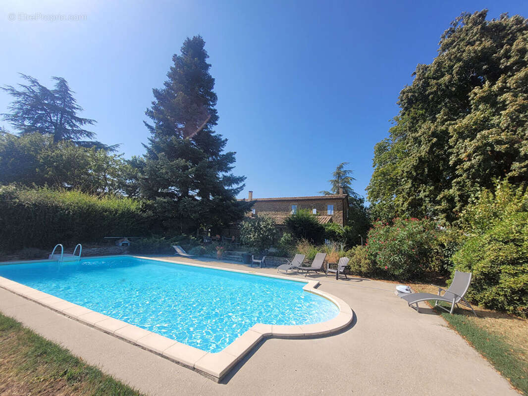 Propriété de charme en pierre avec gîte indépendant, piscine et vue exceptionnelle sur les 3 Becs - photo 5