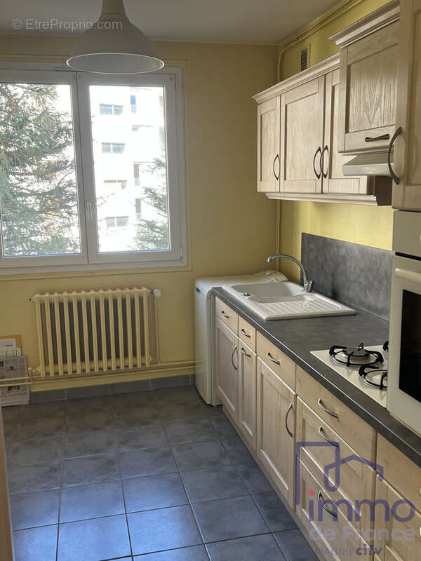 Appartement à SAINT-ETIENNE