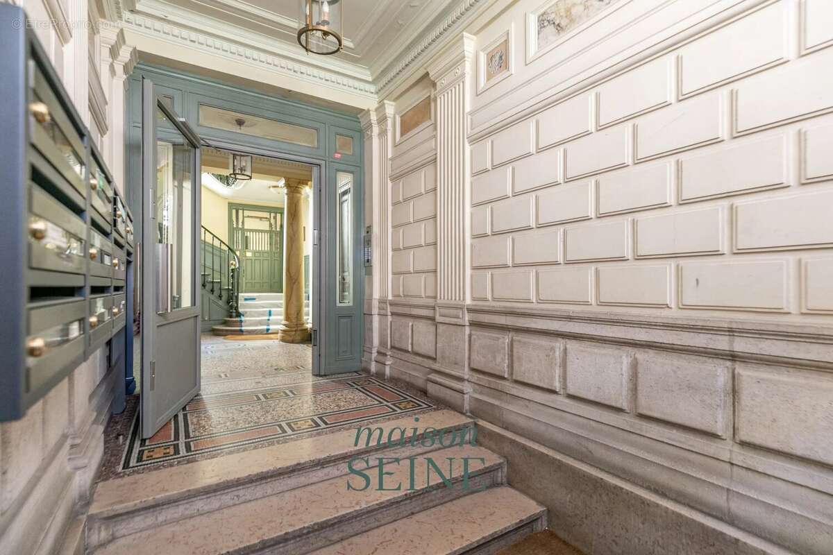 Appartement à PARIS-7E