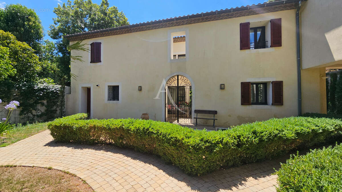 Maison Nimes 5 pièce(s) 145.57m² - photo 2