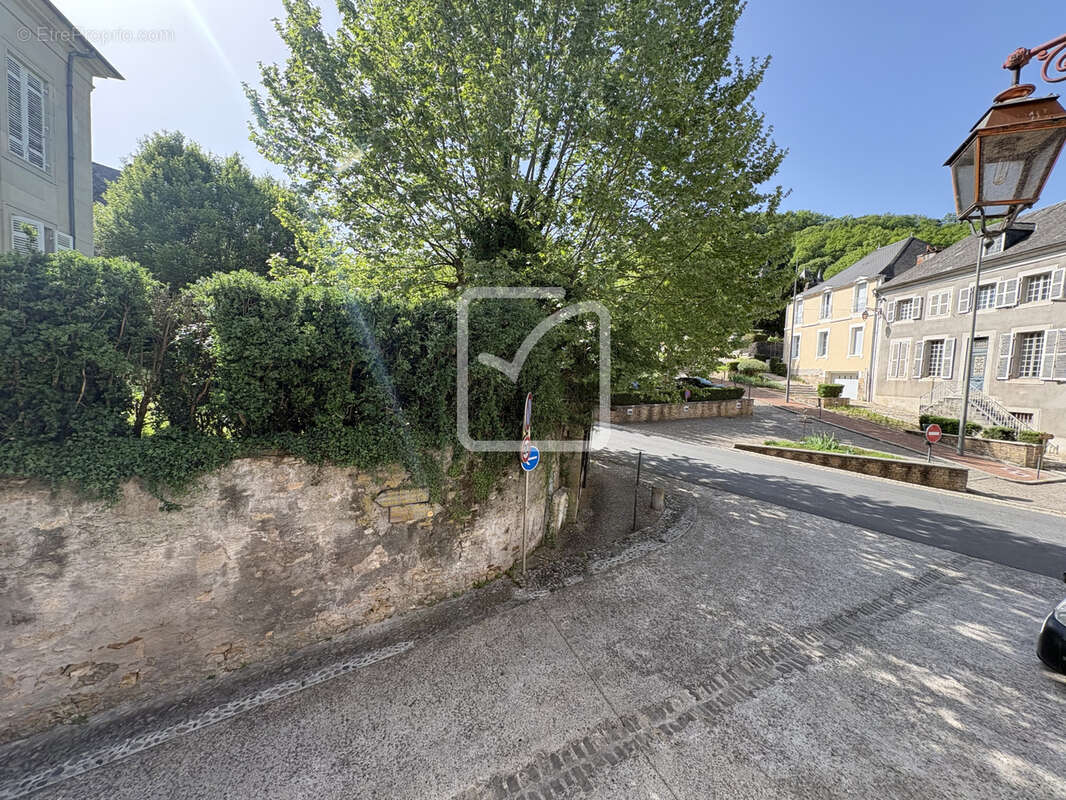 Maison à TERRASSON-LAVILLEDIEU