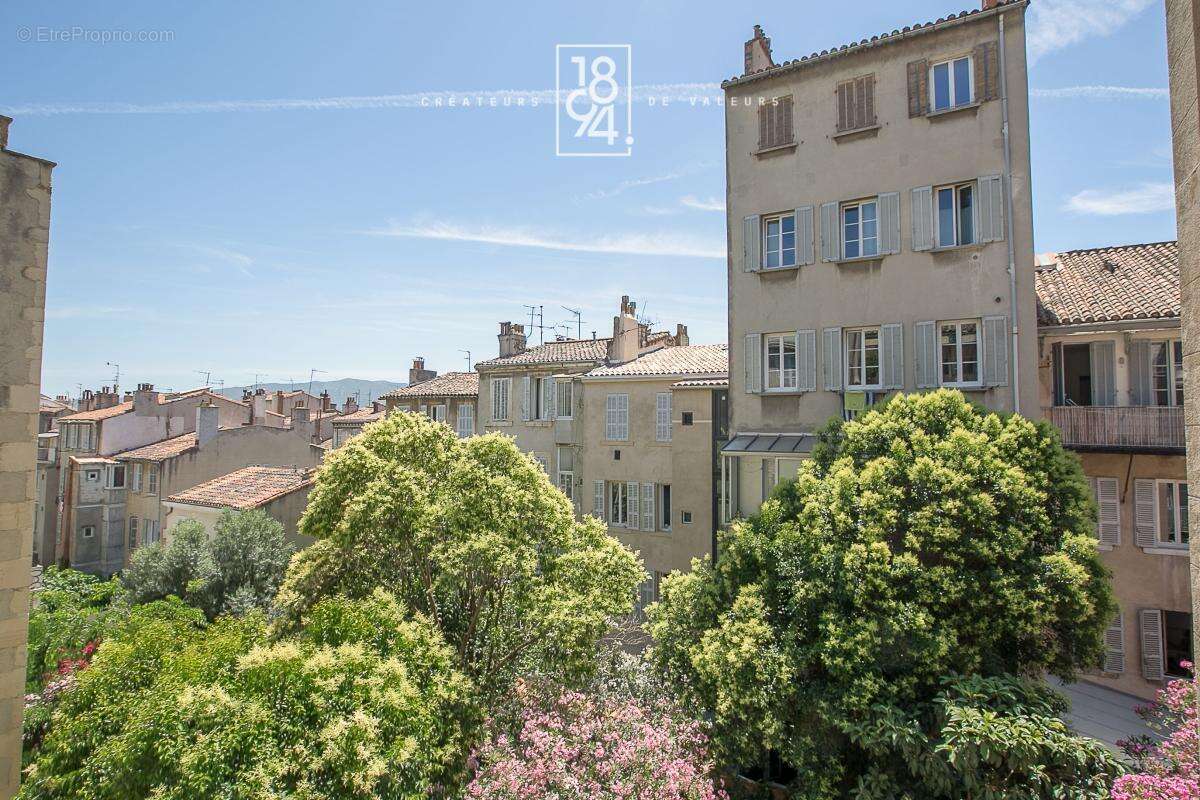 Appartement à MARSEILLE-5E