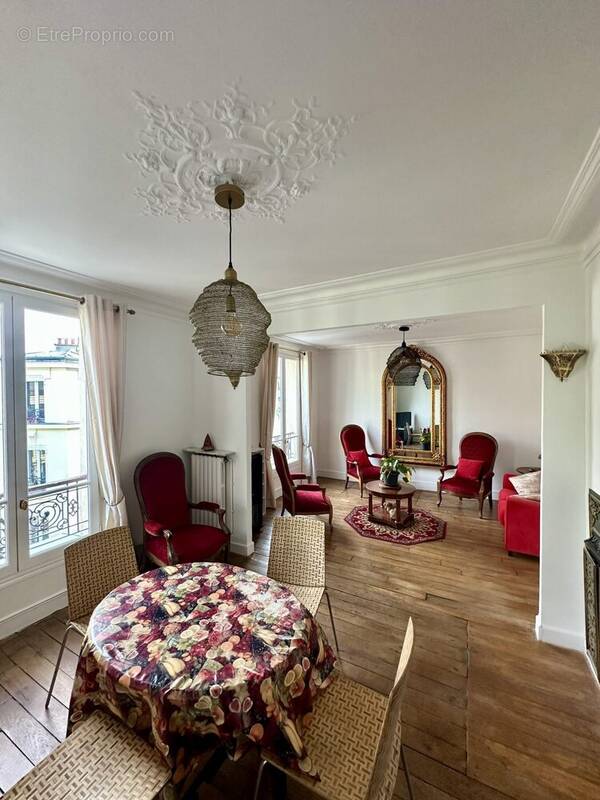 Appartement à PARIS-14E