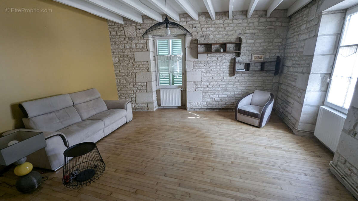 Maison à MAGNE