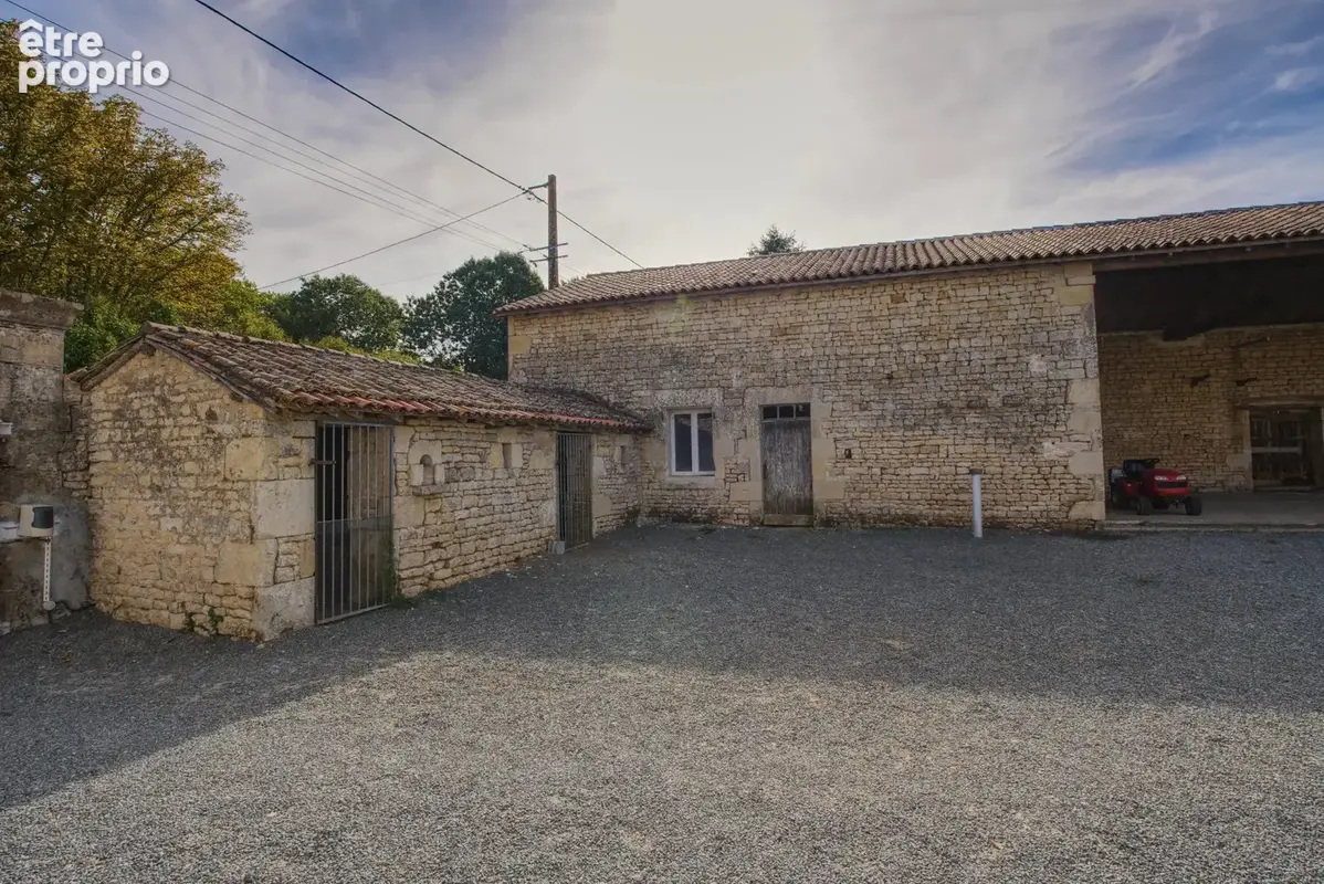 Maison en pierre au style moderne, située dans un joli village et implantée sur un beau terrain - photo 20