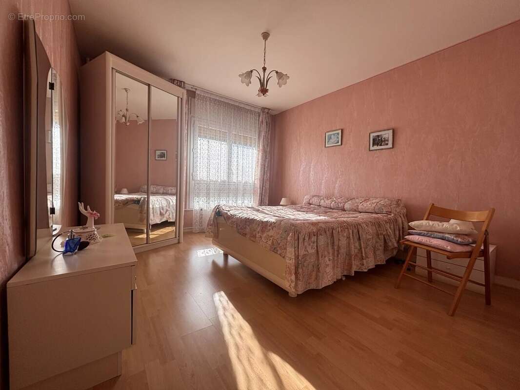 Appartement à HOUILLES