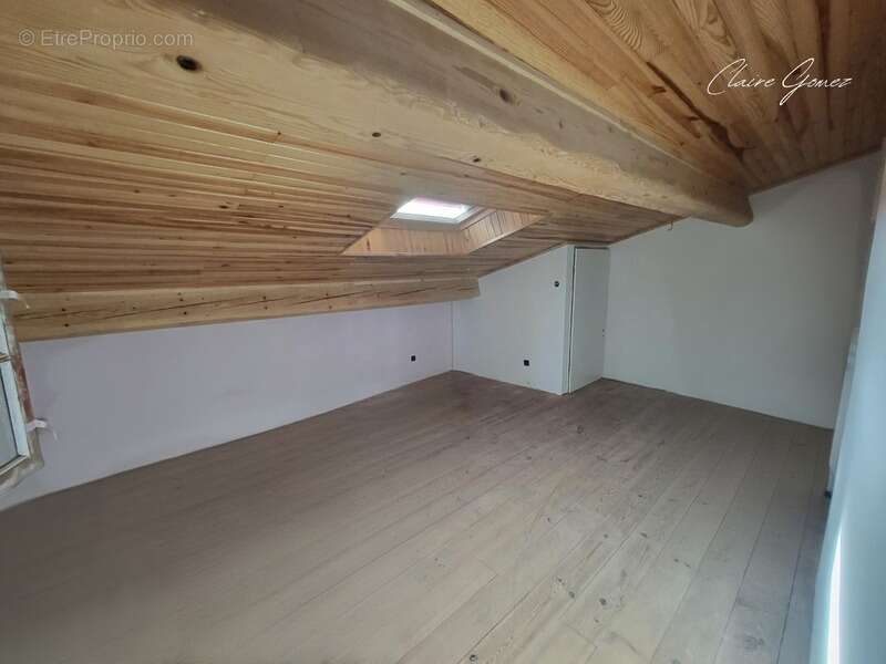 À 5 min de Cadours – Authentique ferme toulousaine de 245 m², en partie rénovée, sur terrain arboré - photo 13