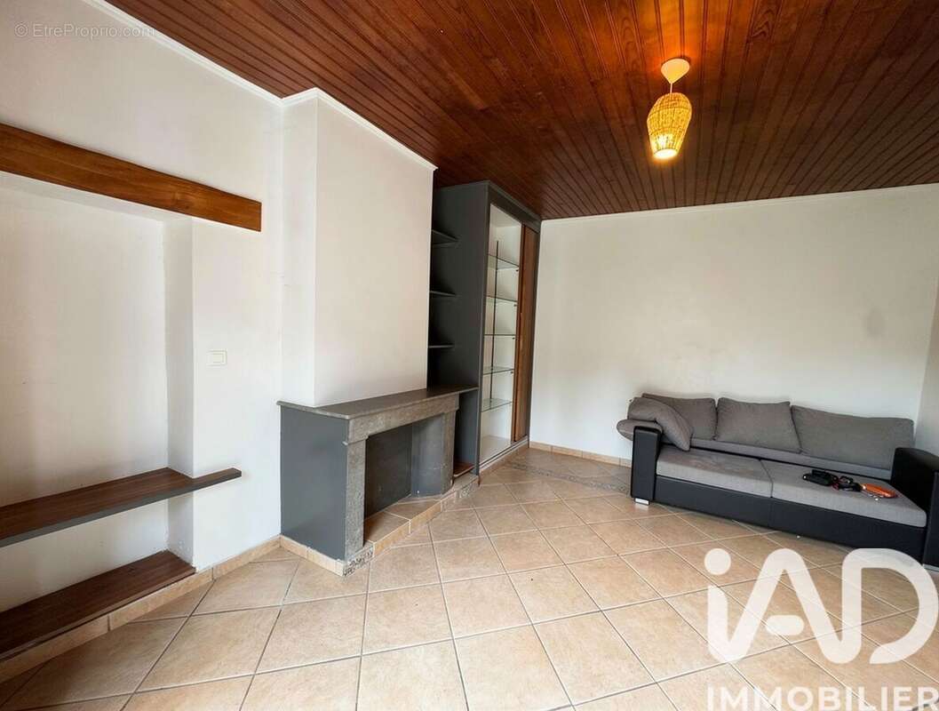 Maison 96 m² à Saint-Sulpice-De-Pommiers  - photo 6