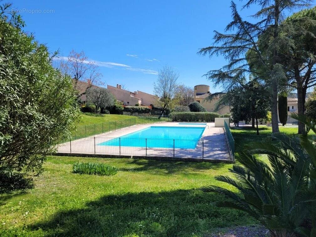 Appartement à PEYMEINADE