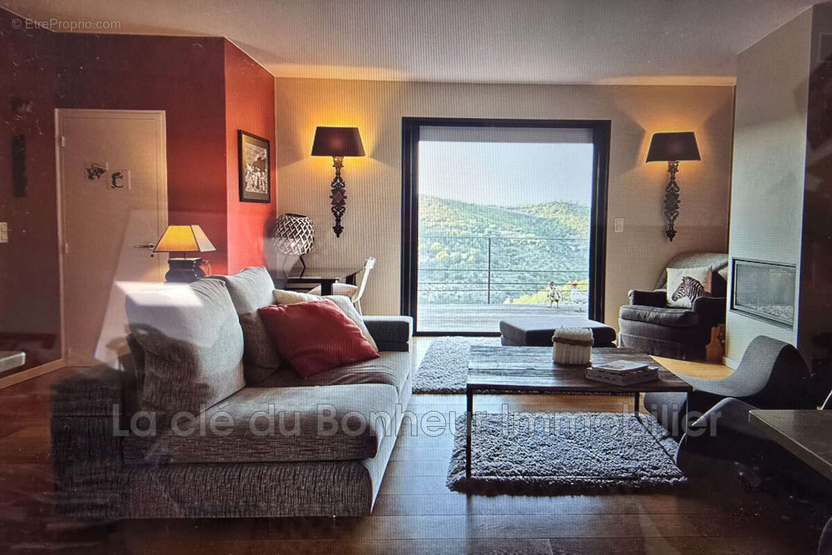 Maison 130 m² à Esparron-De-Verdon  - photo 6