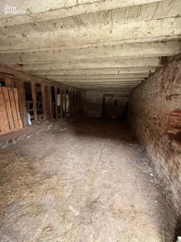 EN EXCLUSIVITE ! Maison en pierre 57m² à restaurer avec grange et garage sur terrain 486m² 29 900 € - photo 12