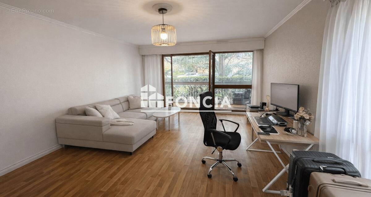 Appartement à VELIZY-VILLACOUBLAY