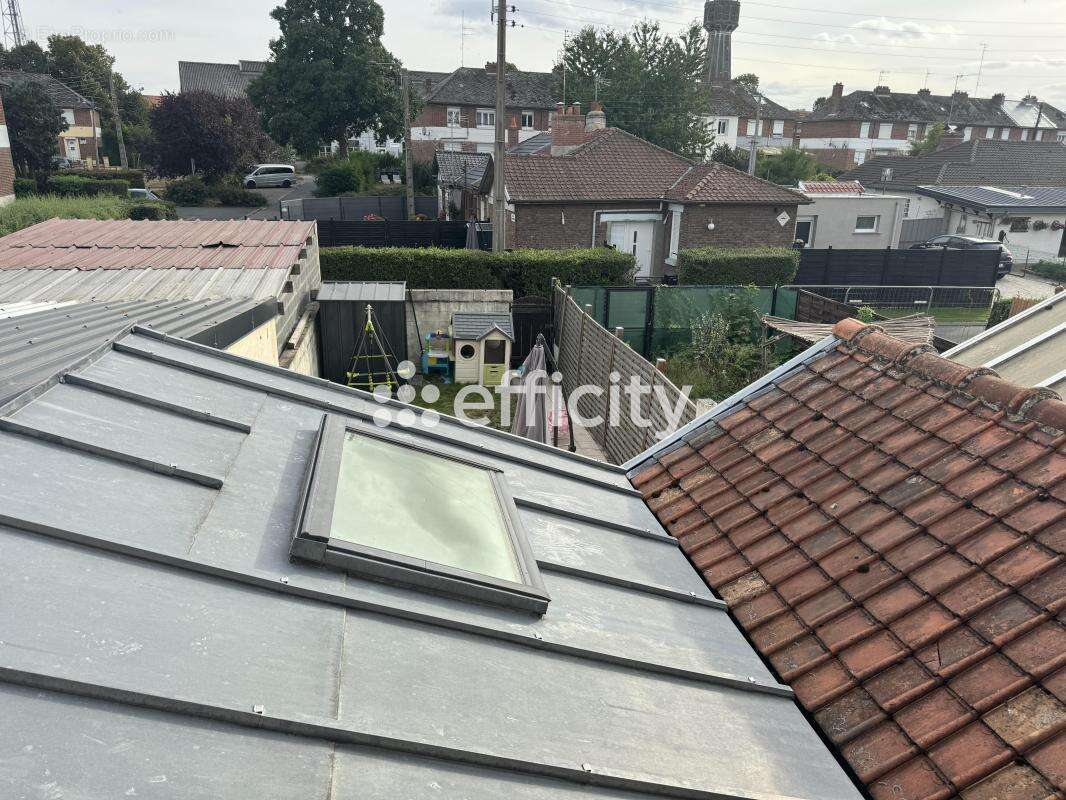 Maison à QUIEVRECHAIN