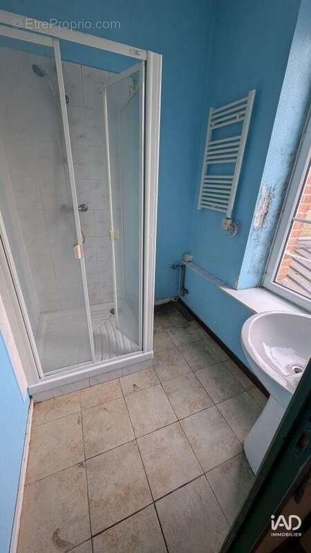 Photo 9 - Commerce à FOUGERES