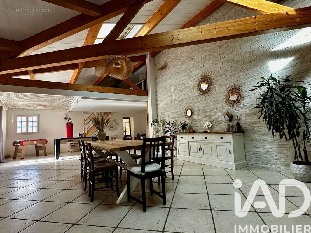Photo 2 - Maison à TONNAY-CHARENTE