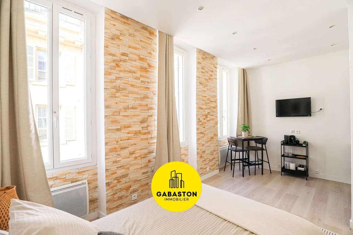 Appartement à MARSEILLE-1E