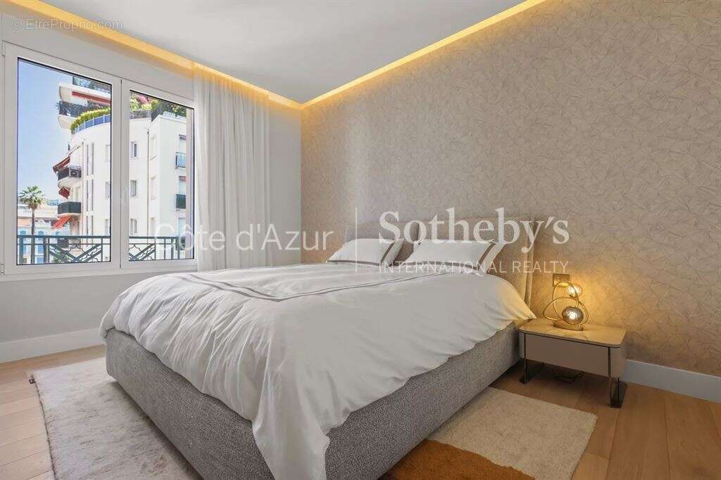 Appartement rénové de 145 m² avec trois suites et vue mer proche Croisette à Cannes - photo 8