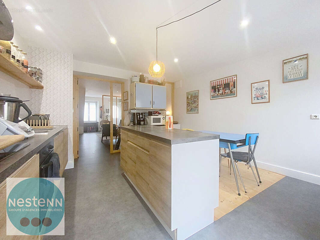 Maison de ville 4 pièces Orléans 110 m2 et sa cour privée sans vis à vis - photo 4