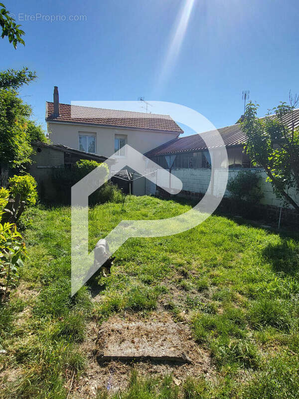 Maison à SAINTE-SAVINE