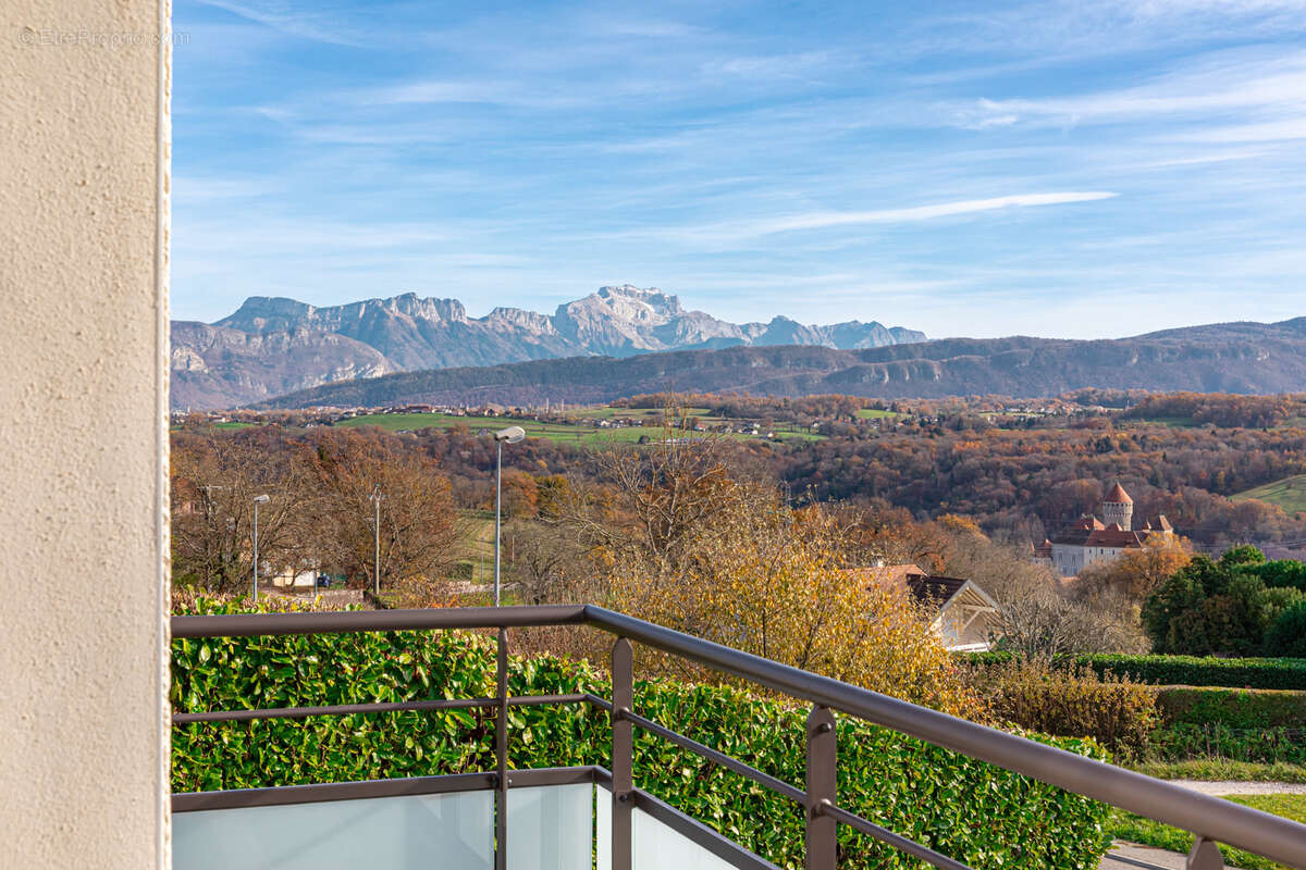 Appartement à POISY