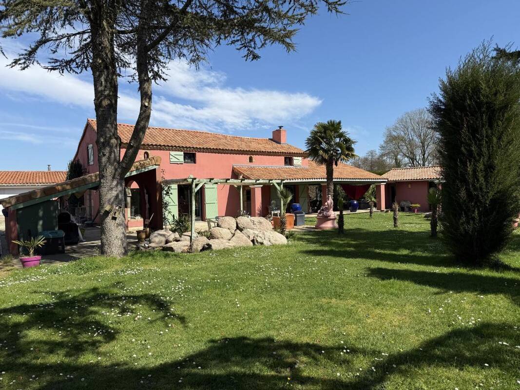 Maison à LE MAY-SUR-EVRE