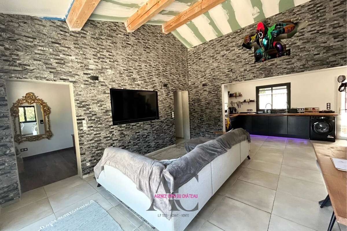Maison 4 pièces + dépendance sainte anastasie sur issole - photo 5